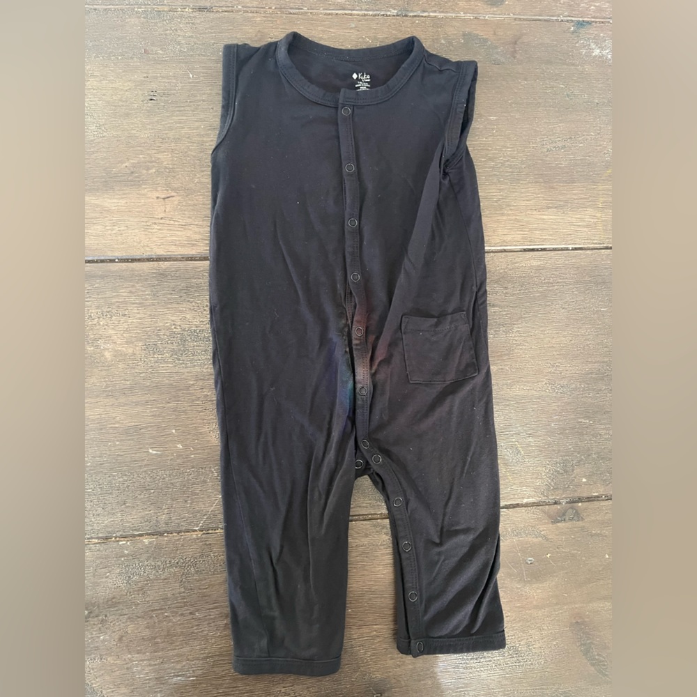 Kyte Baby Black Sleeveless Snap Romper 18-24m